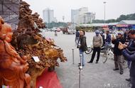 越南农民集市上的珍稀百年沉香木木雕，售价高达12亿元